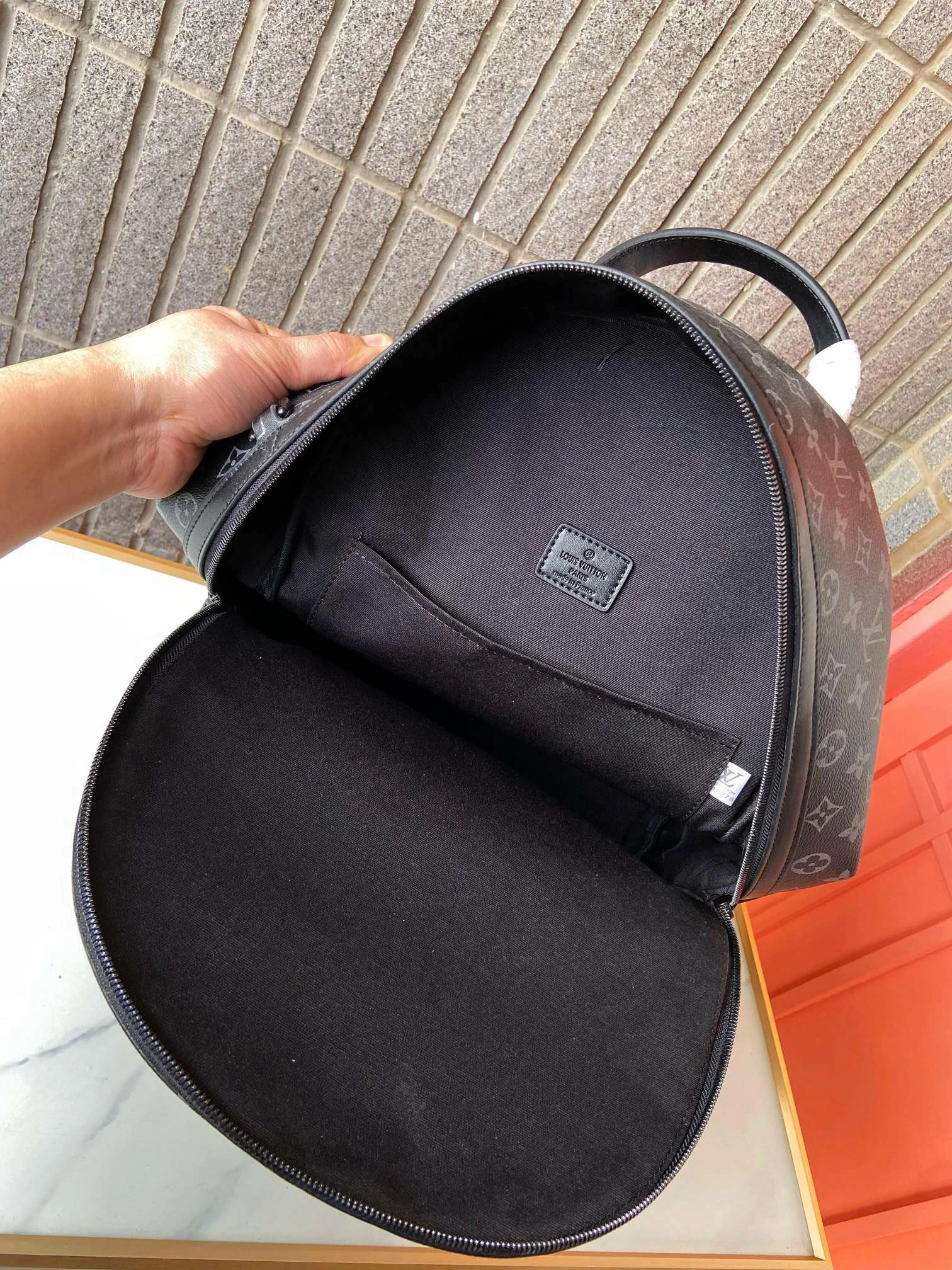 Cozy Mens Louis Vuitton Backpacks 92829