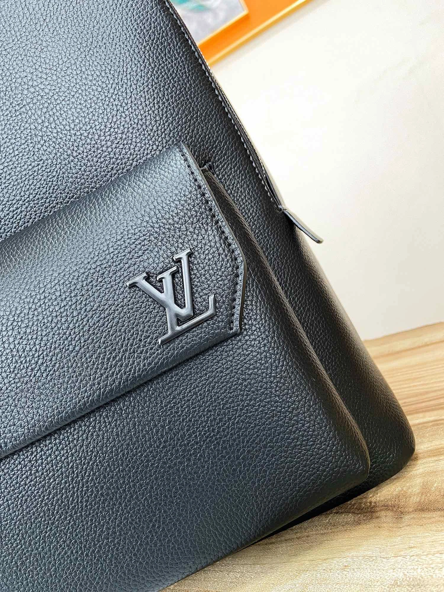 Snug Mens Louis Vuitton Backpacks 92830