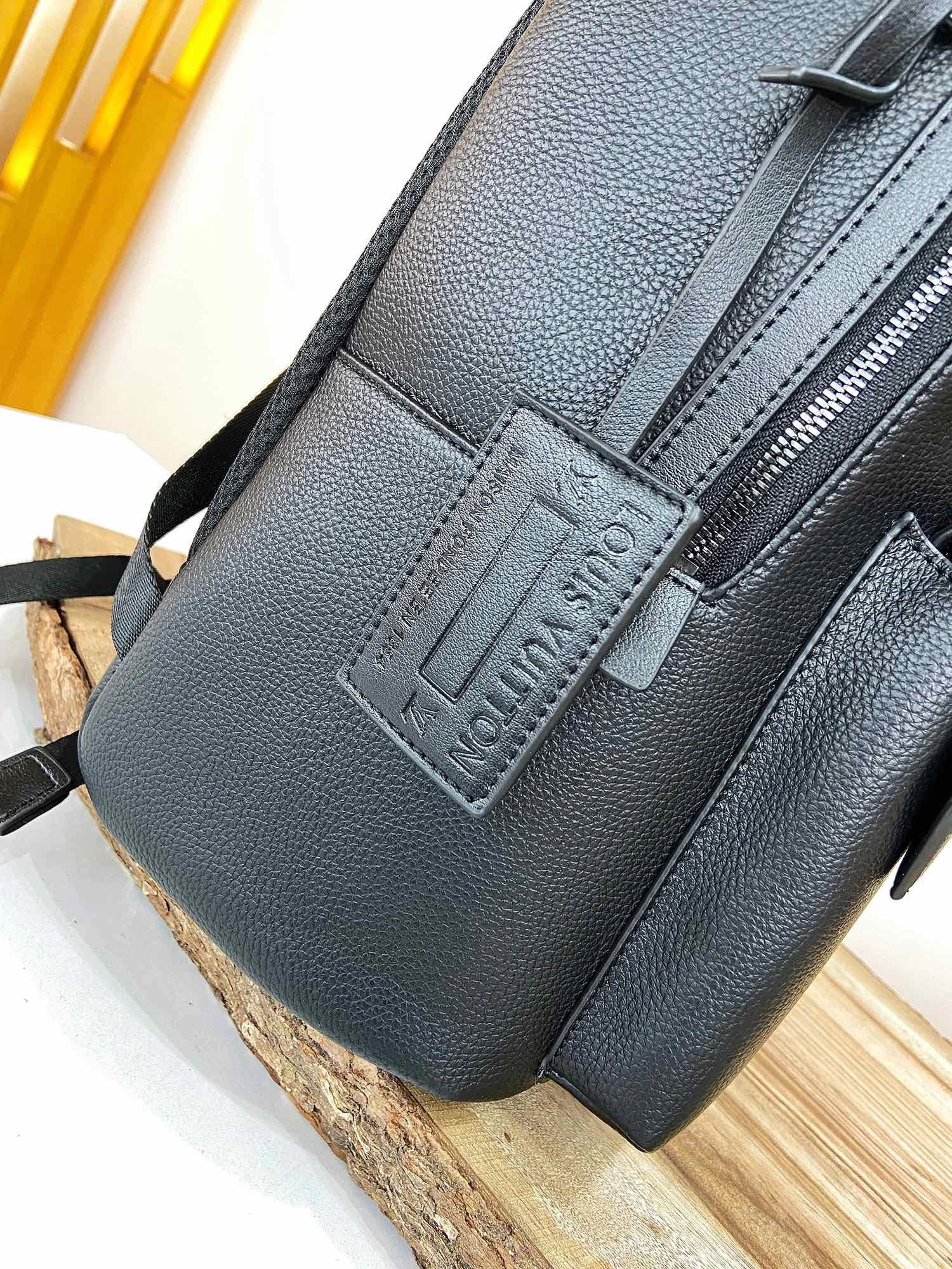 Snug Mens Louis Vuitton Backpacks 92830