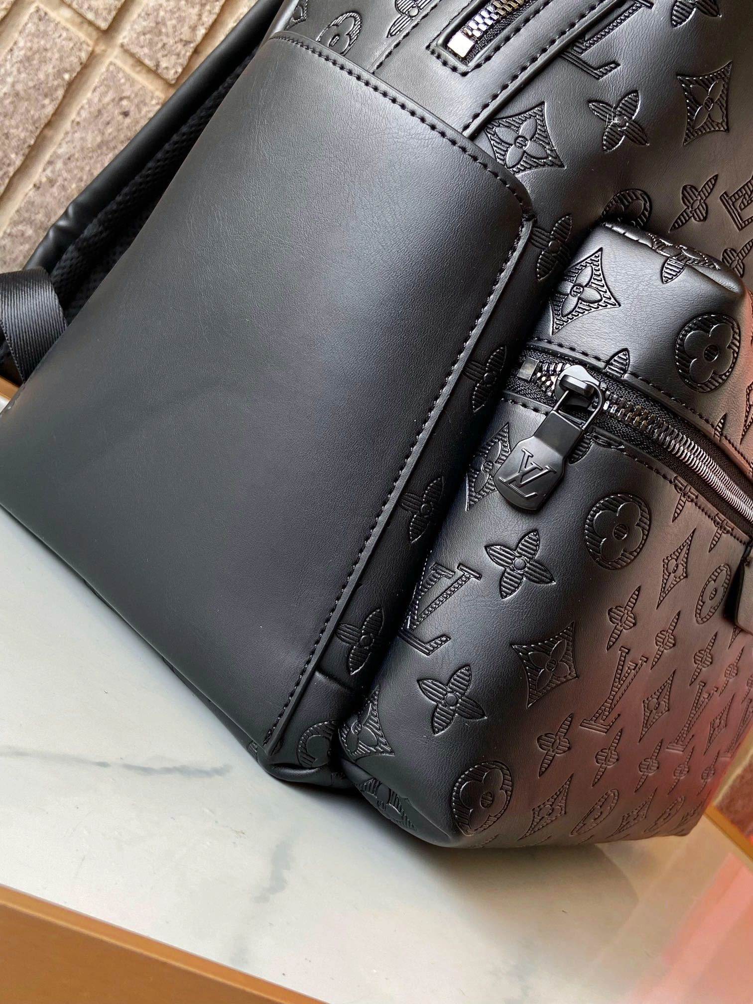 Mens Louis Vuitton Backpacks Durable 92854