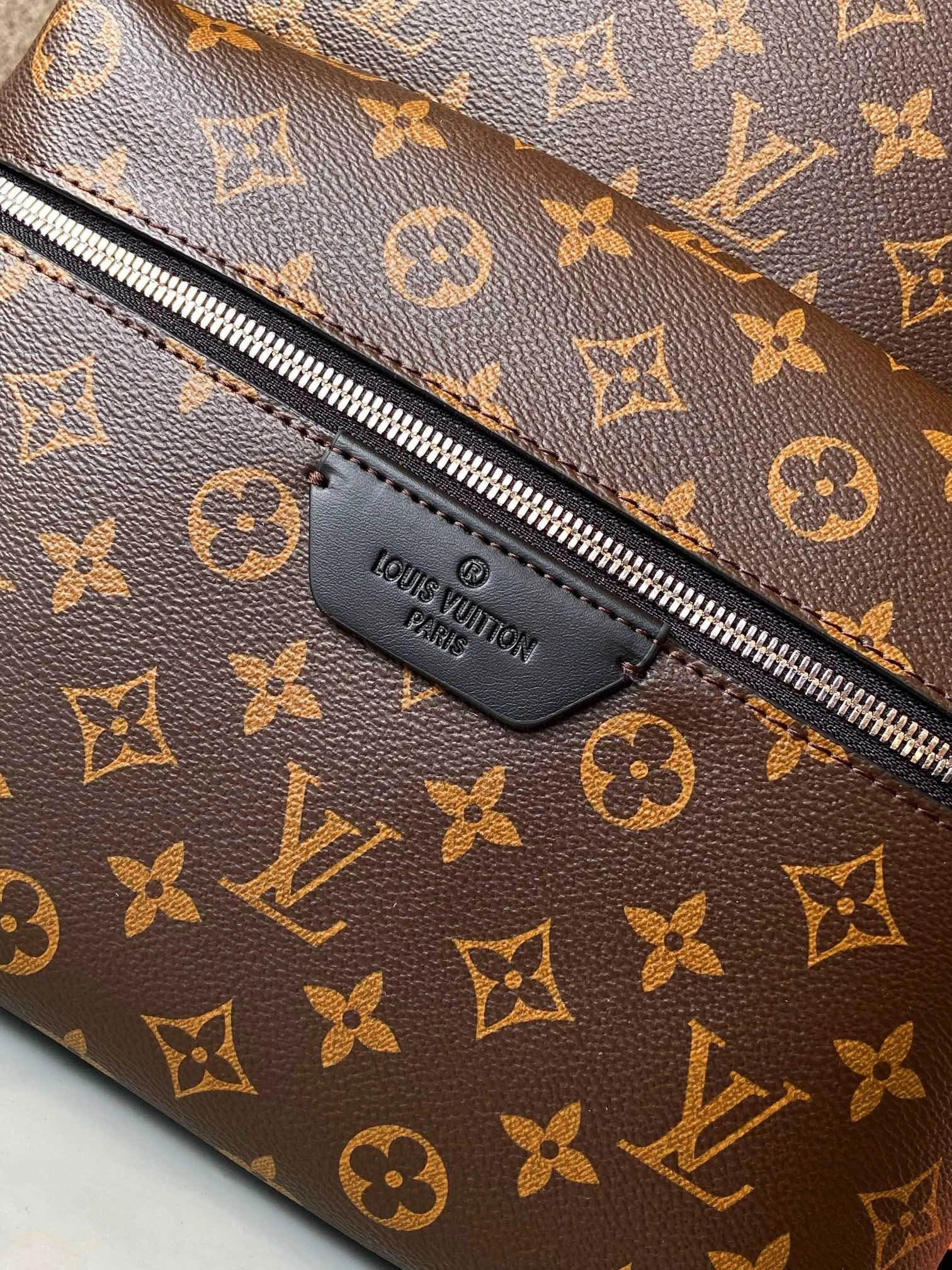Mens Louis Vuitton Backpacks SunProtective 92861