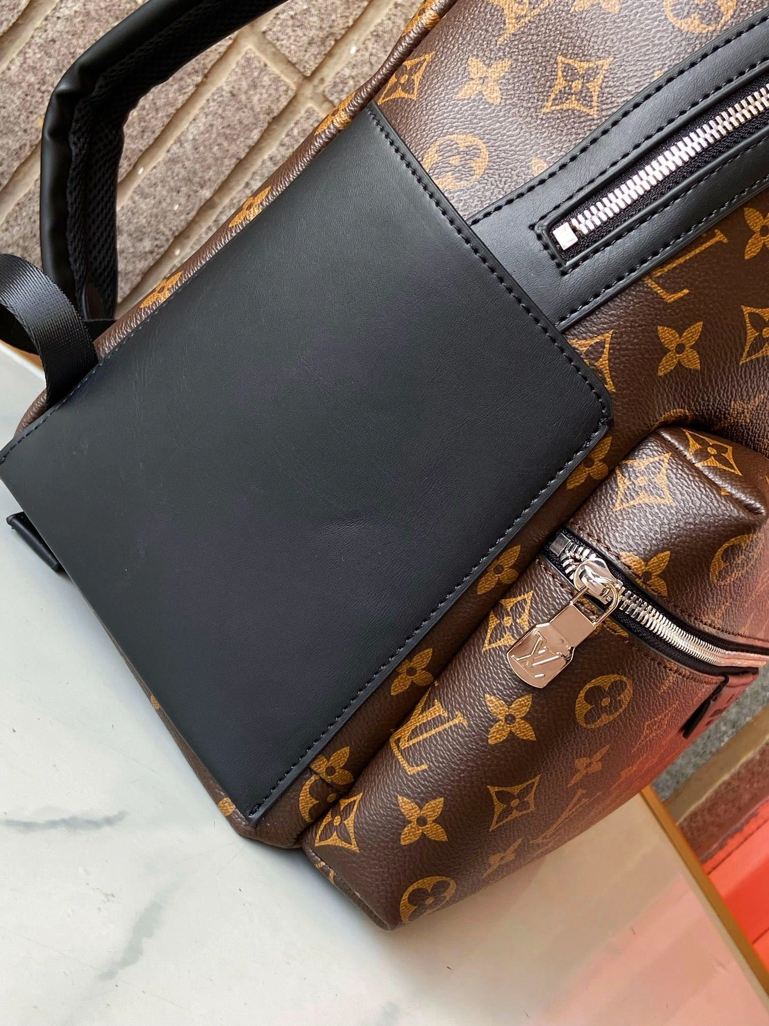 Mens Louis Vuitton Backpacks SunProtective 92861