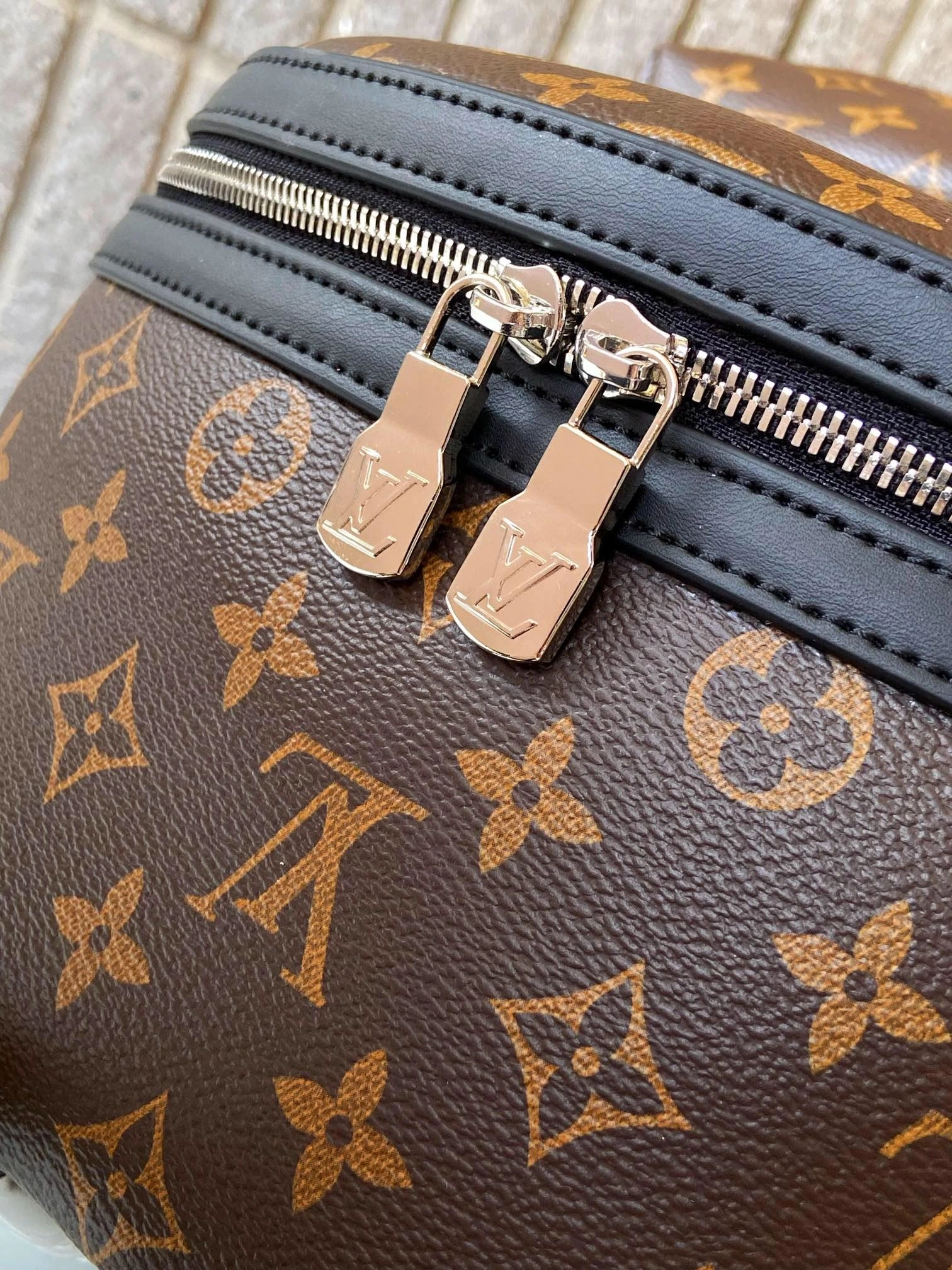 Mens Louis Vuitton Backpacks SunProtective 92861