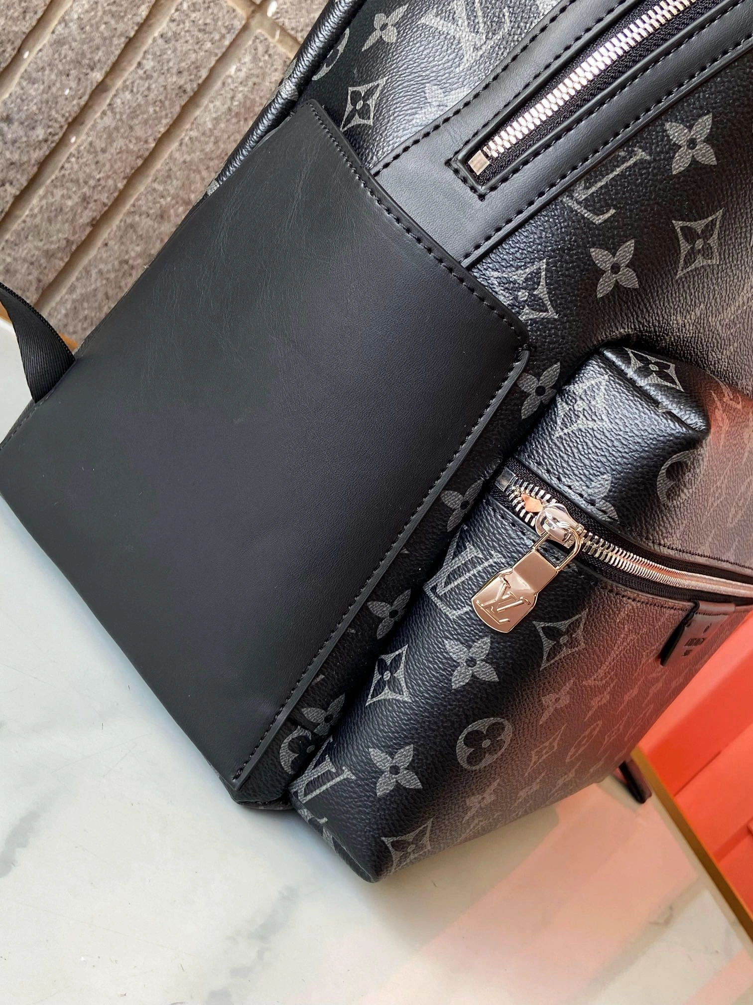 Mens Louis Vuitton Backpacks Breathable 92827