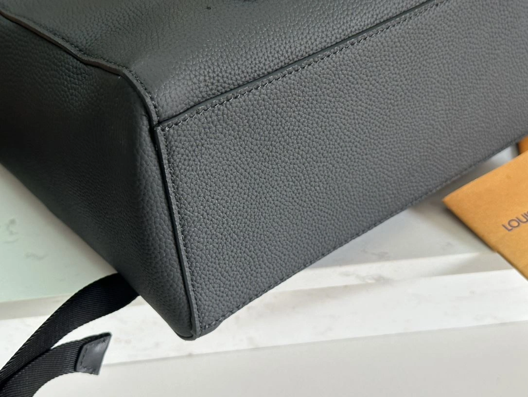 Breathable Mens Louis Vuitton Backpacks 91788