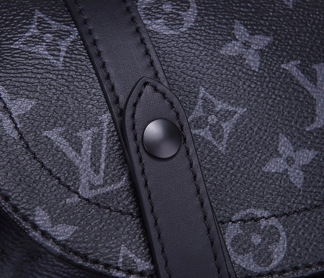 Mens Louis Vuitton Backpacks Sleek 91795