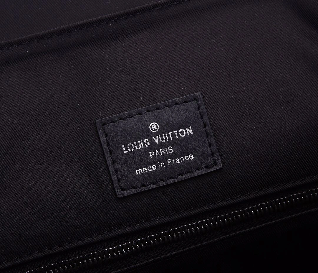 Mens Louis Vuitton Backpacks Sleek 91795