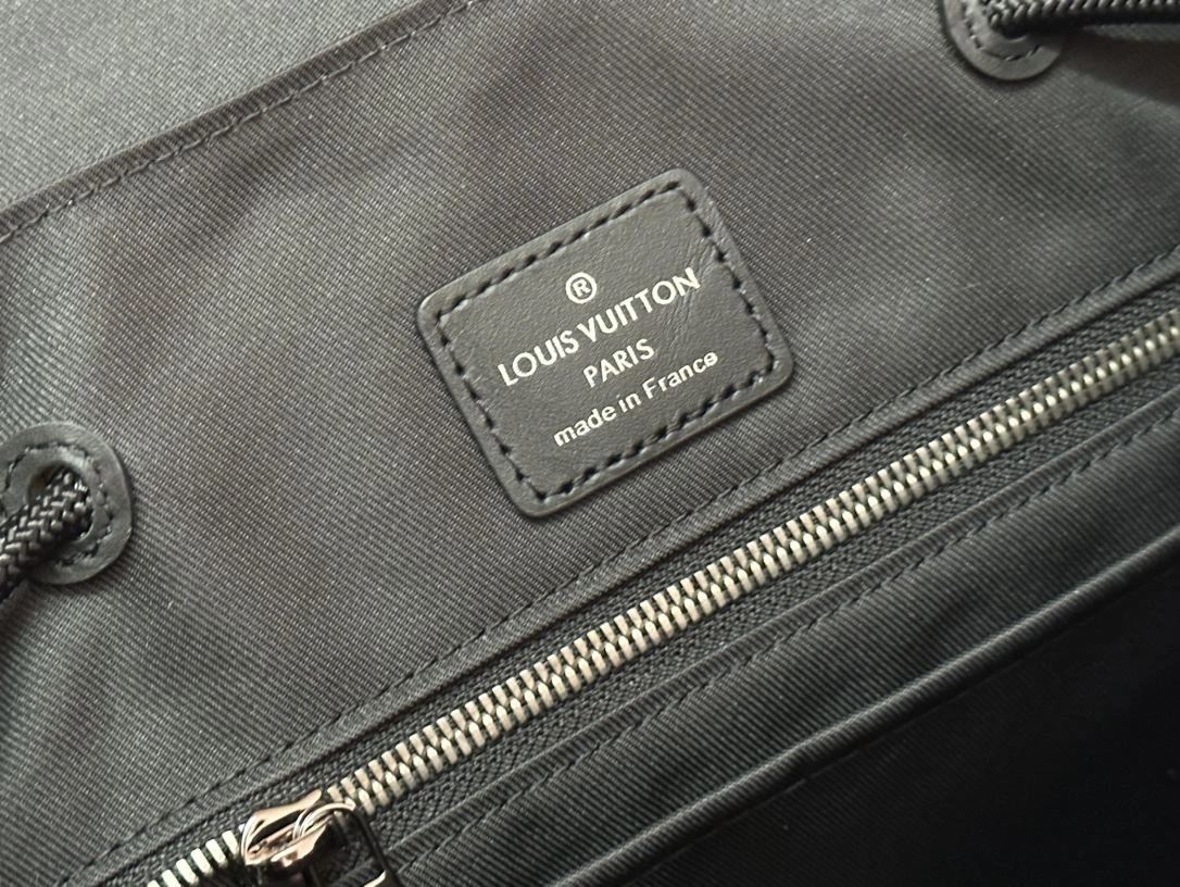 Mens Louis Vuitton Backpacks Stretchable 91784
