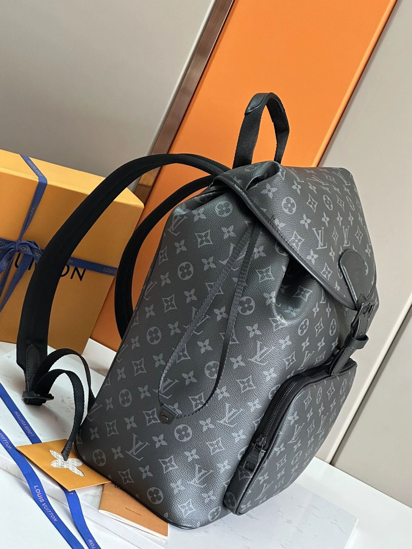 Mens Louis Vuitton Backpacks FlexibleFit 91782