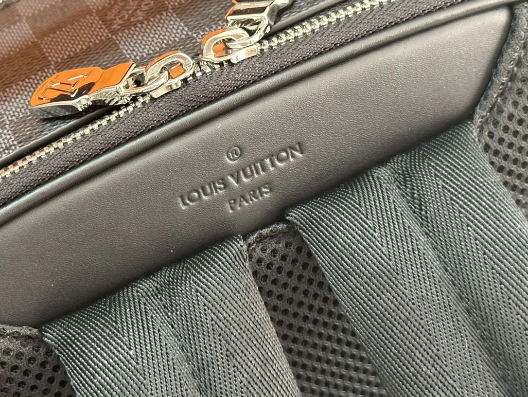 Flexible Mens Louis Vuitton Backpacks 91765