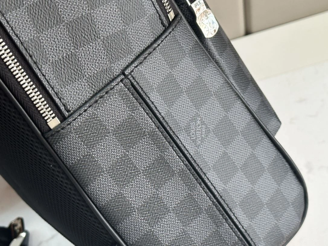 Flexible Mens Louis Vuitton Backpacks 91765
