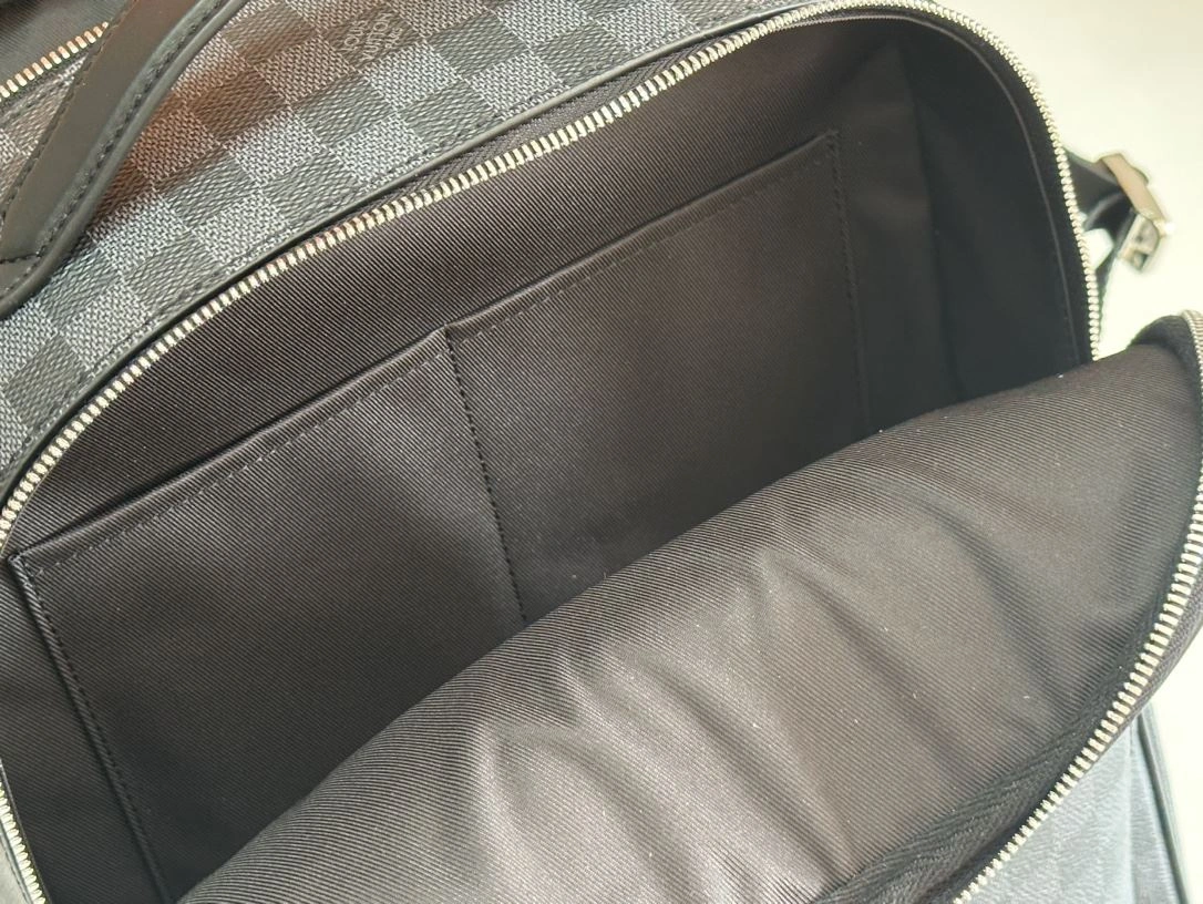 Flexible Mens Louis Vuitton Backpacks 91765