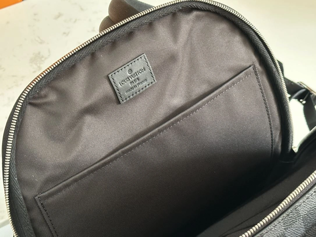 Flexible Mens Louis Vuitton Backpacks 91765