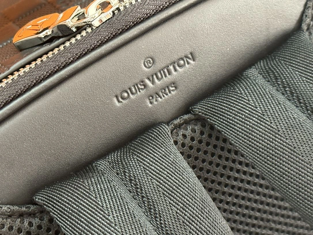 Mens Louis Vuitton Backpacks Compact 91808