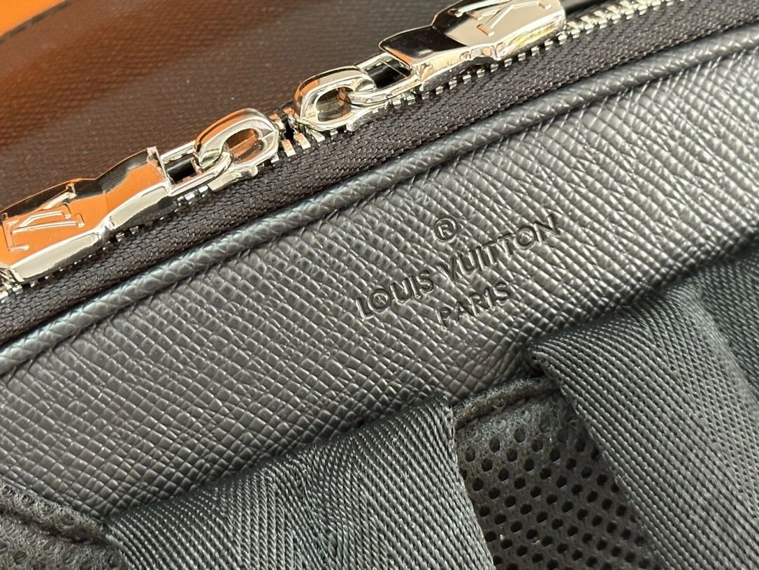 MoistureWicking Mens Louis Vuitton Backpacks 91764