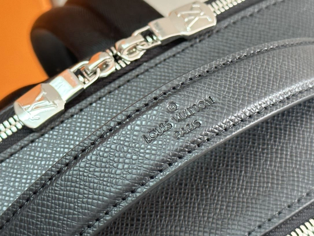 MoistureWicking Mens Louis Vuitton Backpacks 91764