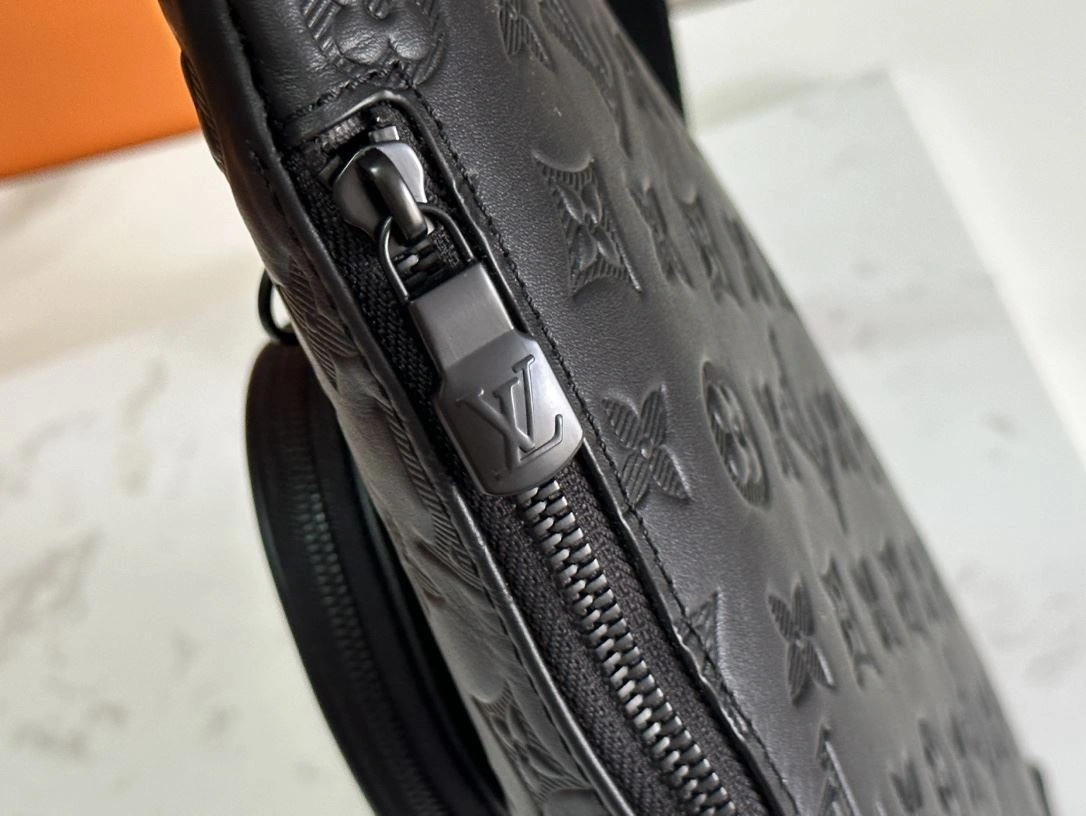 Mens Louis Vuitton Backpacks WaterResistant 91755