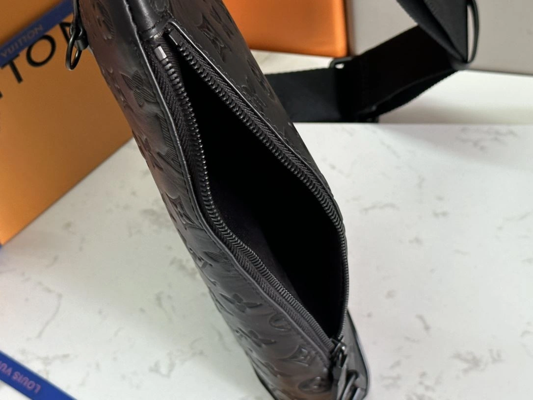 Mens Louis Vuitton Backpacks WaterResistant 91755