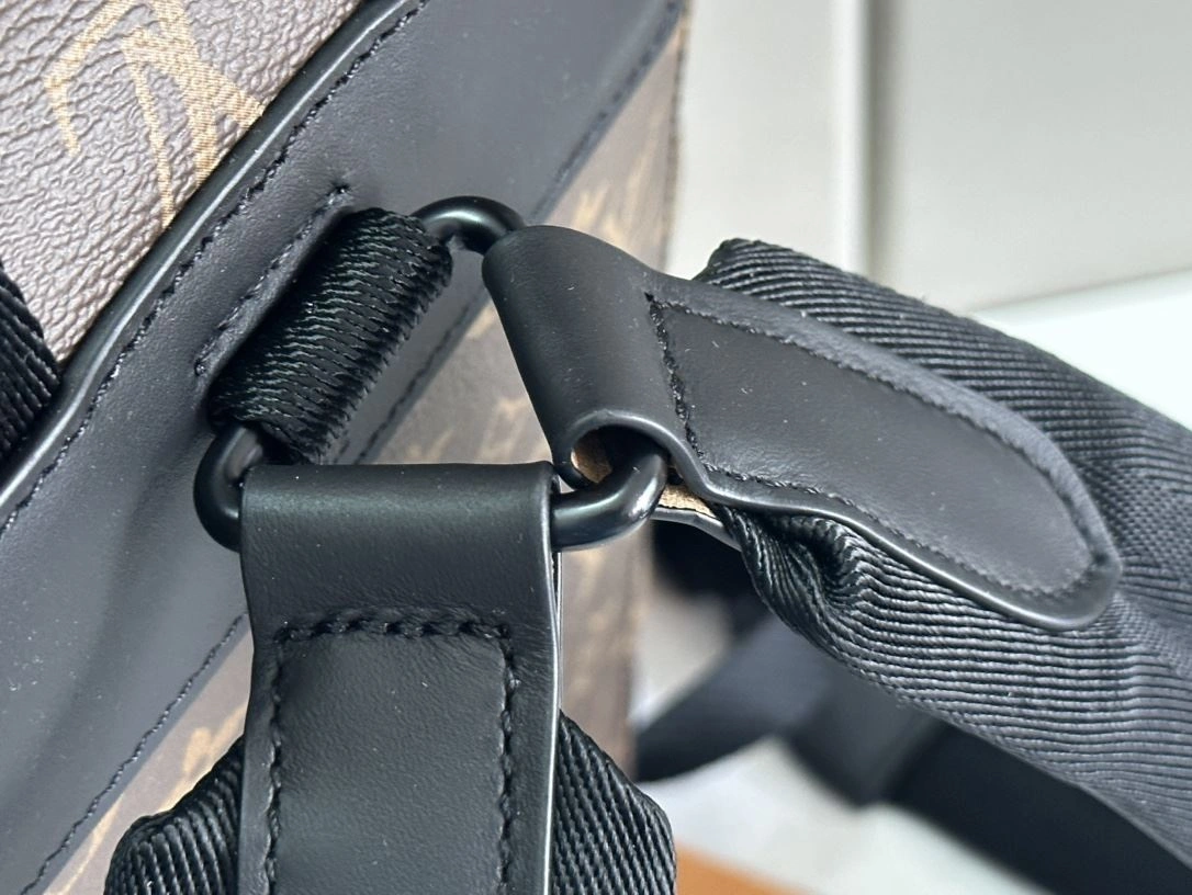 ComfortFit Mens Louis Vuitton Backpacks 91760