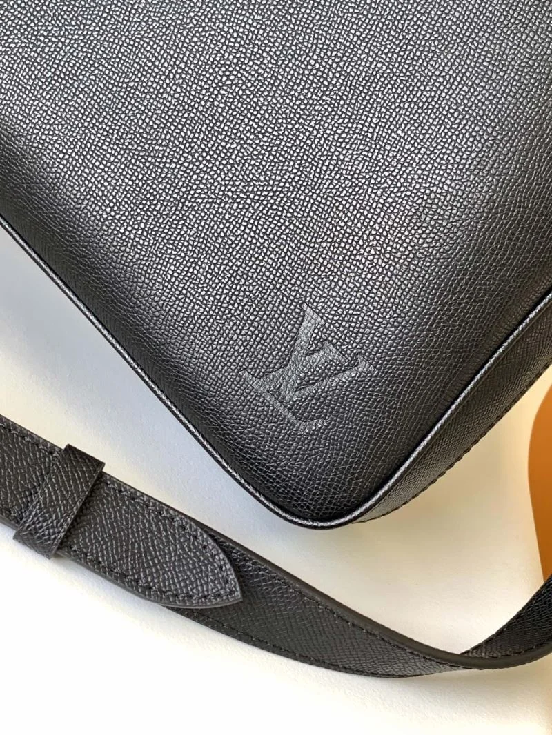 WrinkleFree Mens Louis Vuitton Briefcases 42070