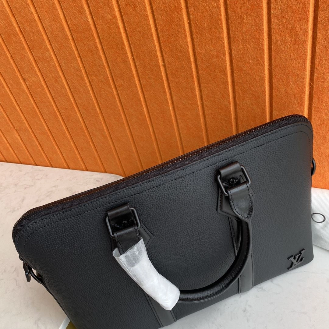 Mens Louis Vuitton Briefcases Minimalist 92814