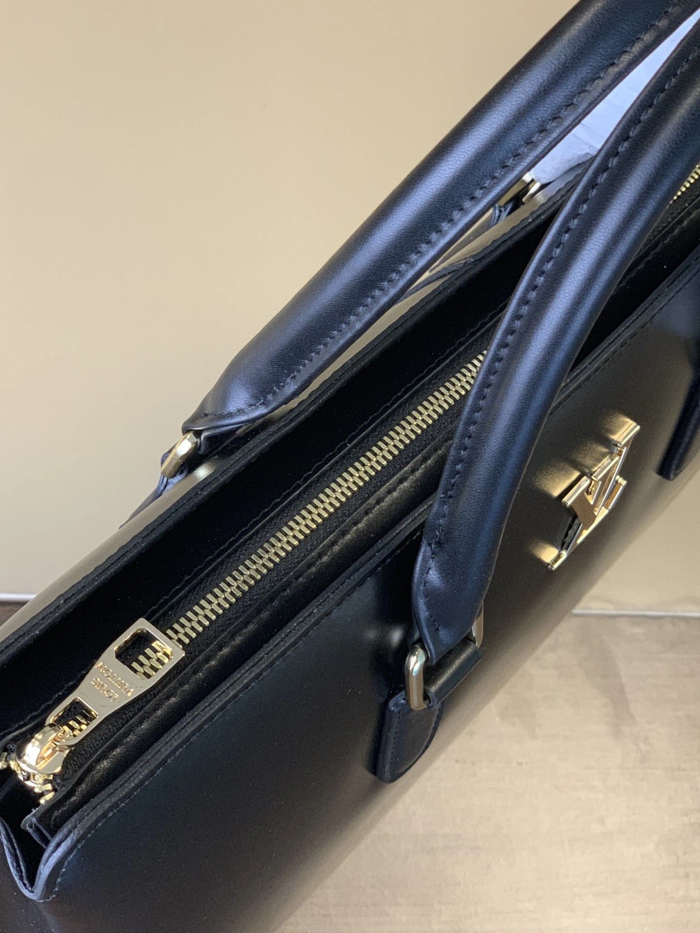 Sleek Mens Louis Vuitton Briefcases 92815