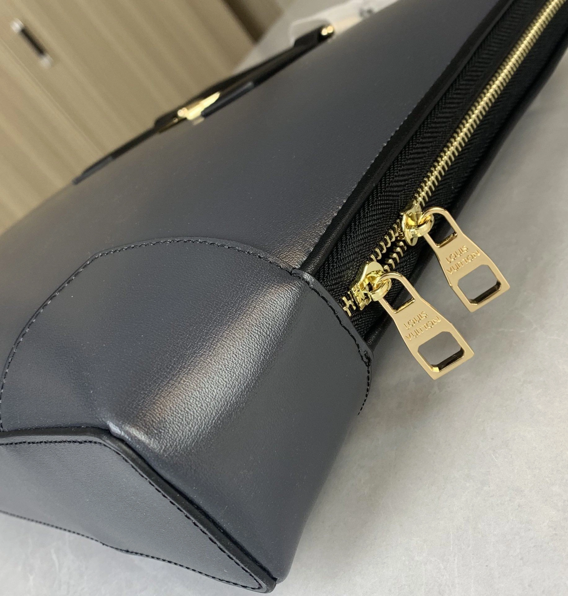 Cozy Mens Louis Vuitton Briefcases 92810