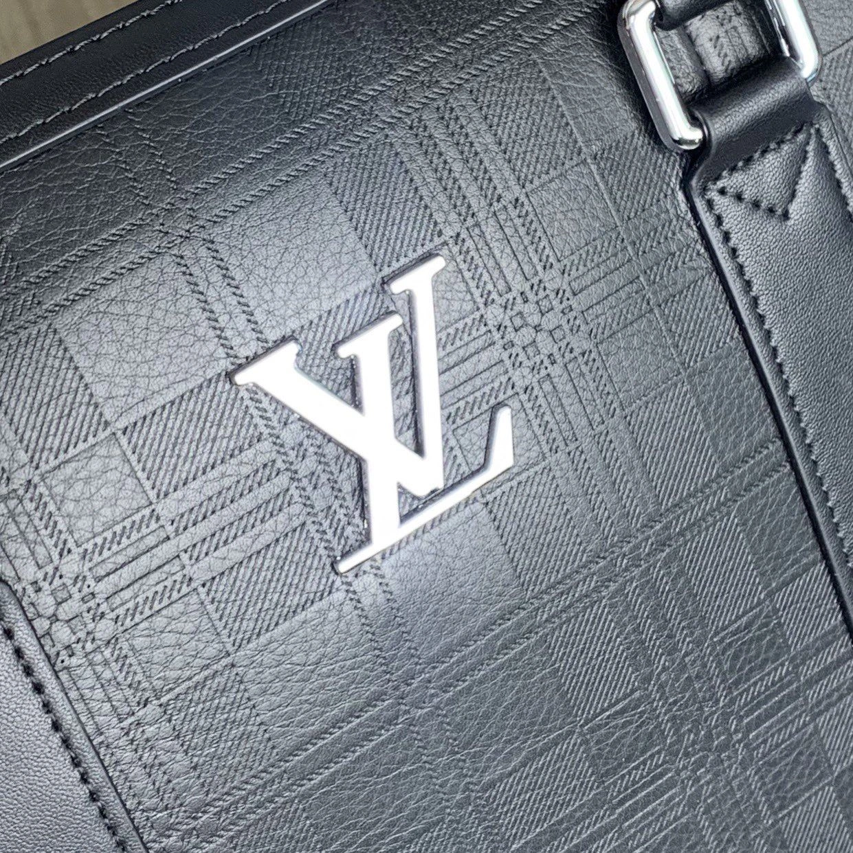 Mens Louis Vuitton Briefcases EasyCare 92806