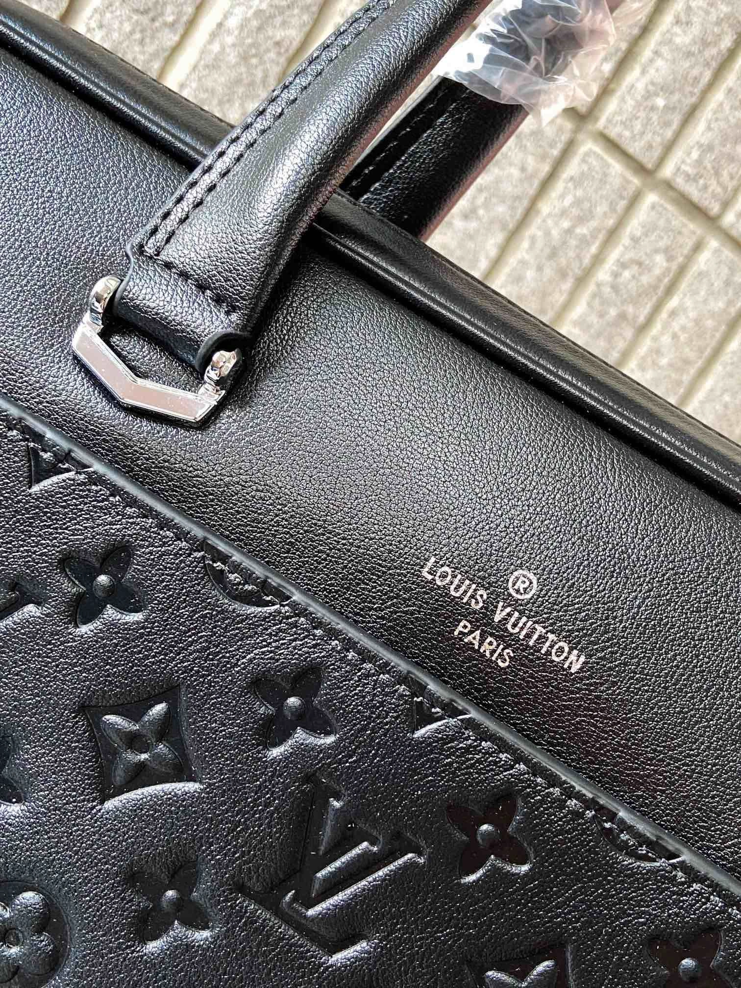 Chic Mens Louis Vuitton Briefcases 92800