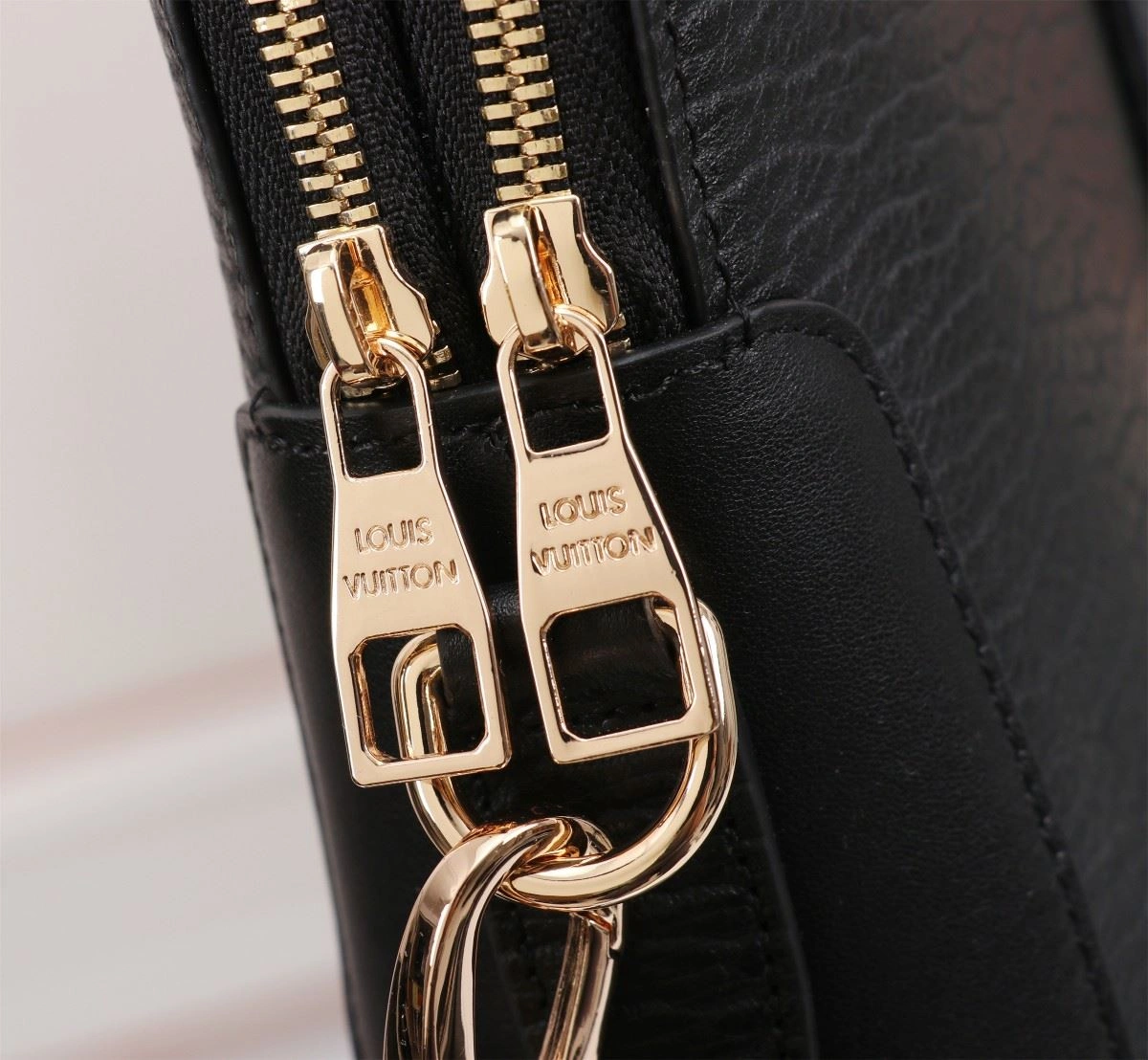 Mens Louis Vuitton Briefcases Fashionable 92817