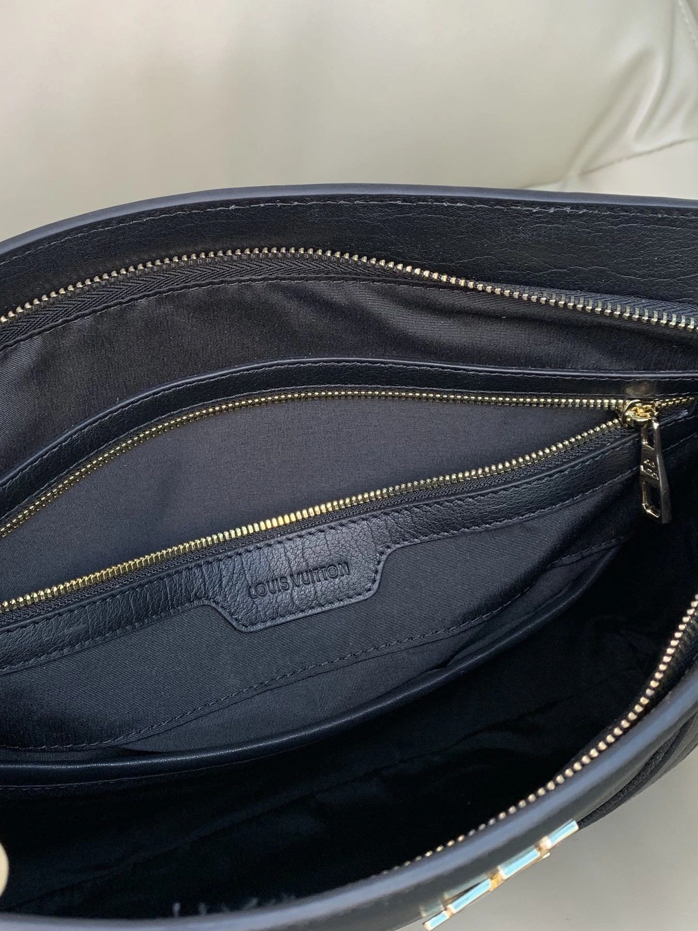 Mens Louis Vuitton Briefcases Contemporary 92777