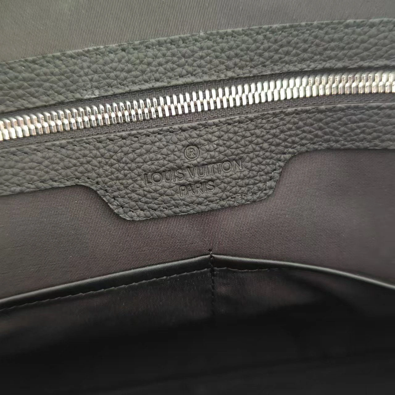 Mens Louis Vuitton Briefcases TimelessDesign 92767