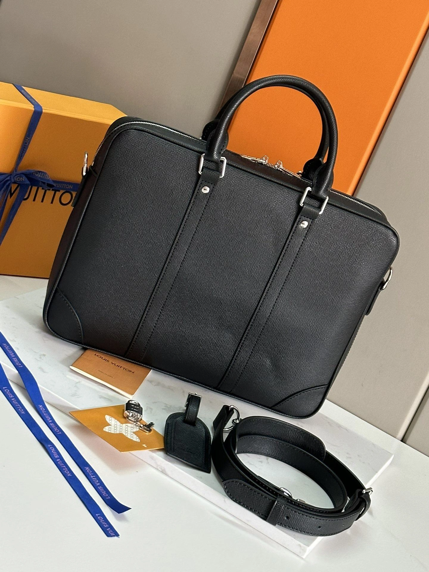Mens Louis Vuitton Briefcases Comfortable 91767