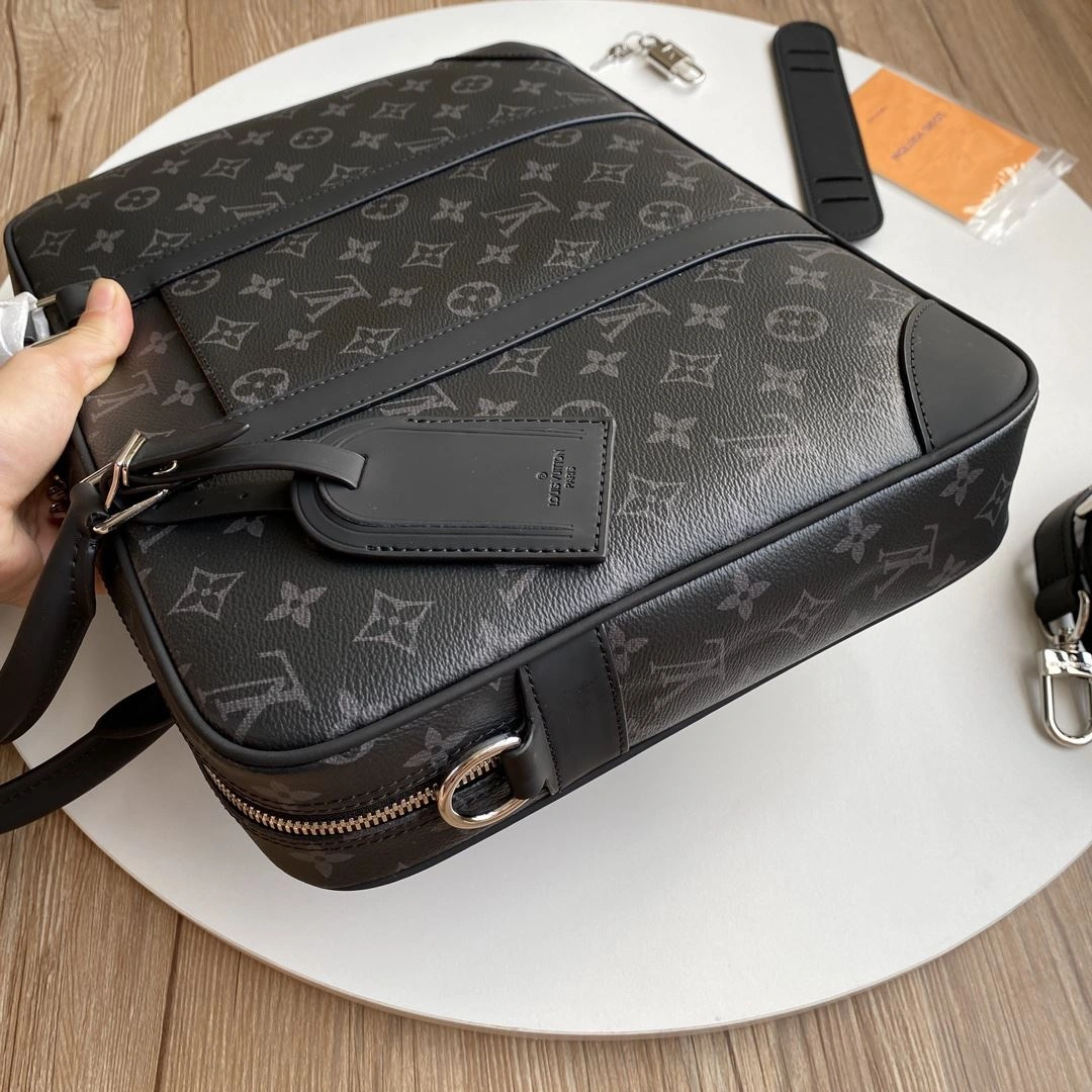 WellDesigned Mens Louis Vuitton Briefcases 91756