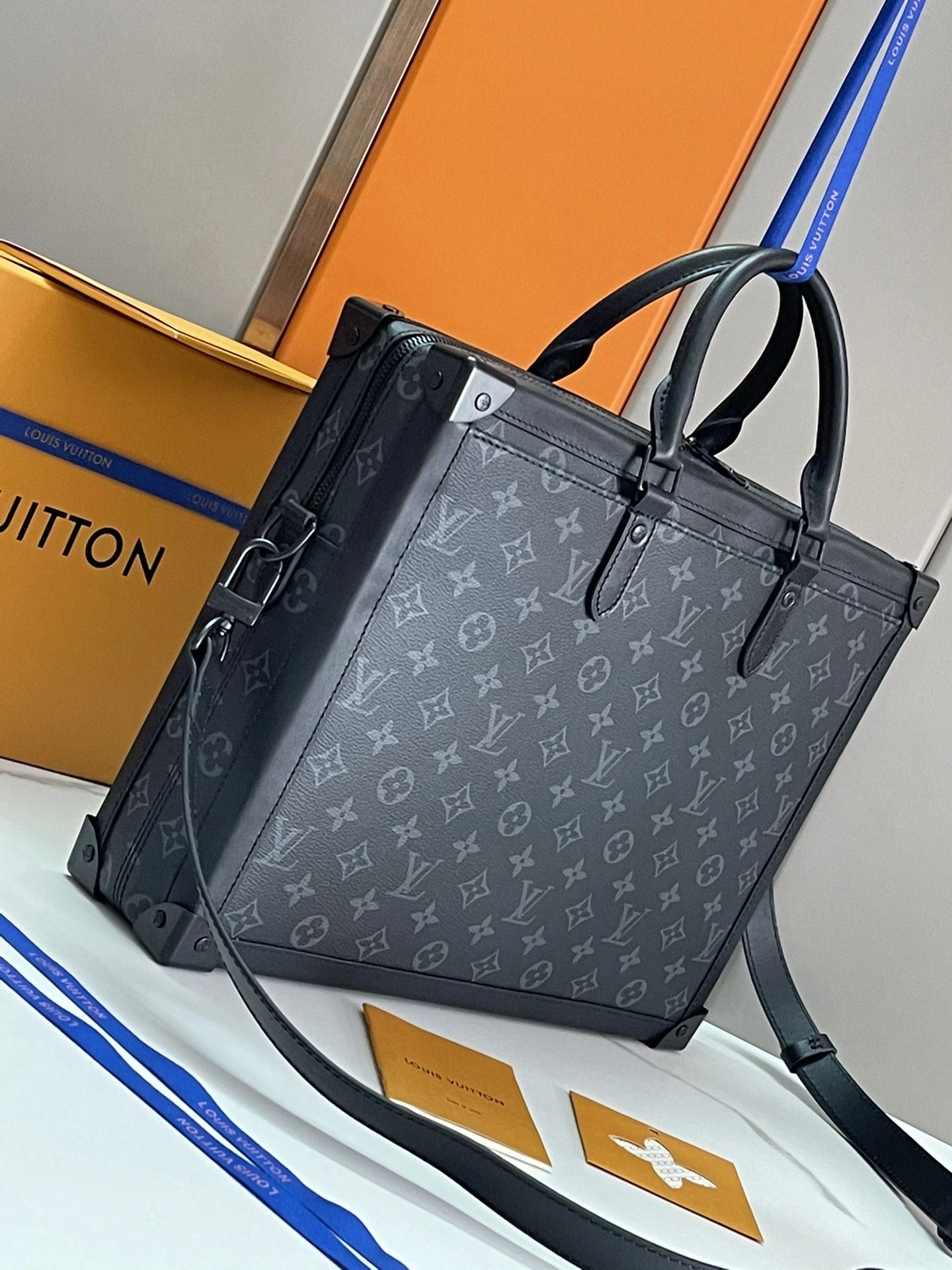 Sporty Mens Louis Vuitton Briefcases 91752