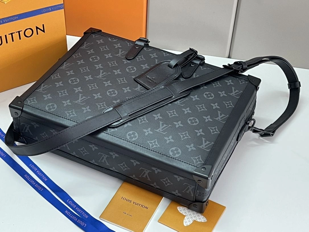 Sporty Mens Louis Vuitton Briefcases 91752