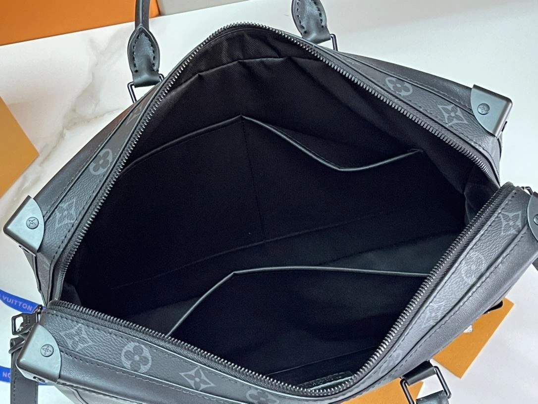 Sporty Mens Louis Vuitton Briefcases 91752