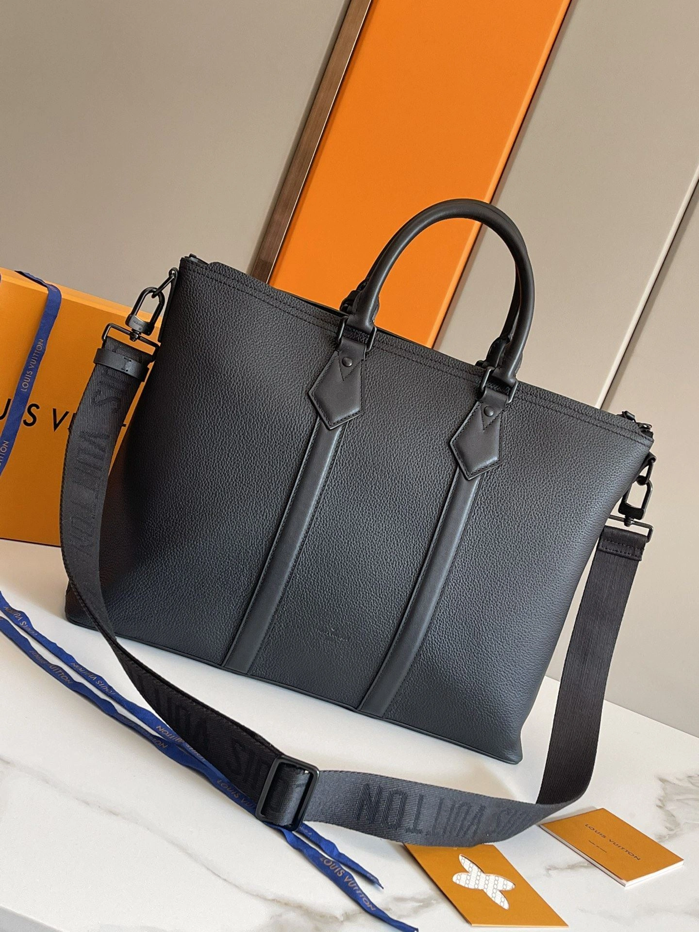 Flexible Mens Louis Vuitton Briefcases 91780