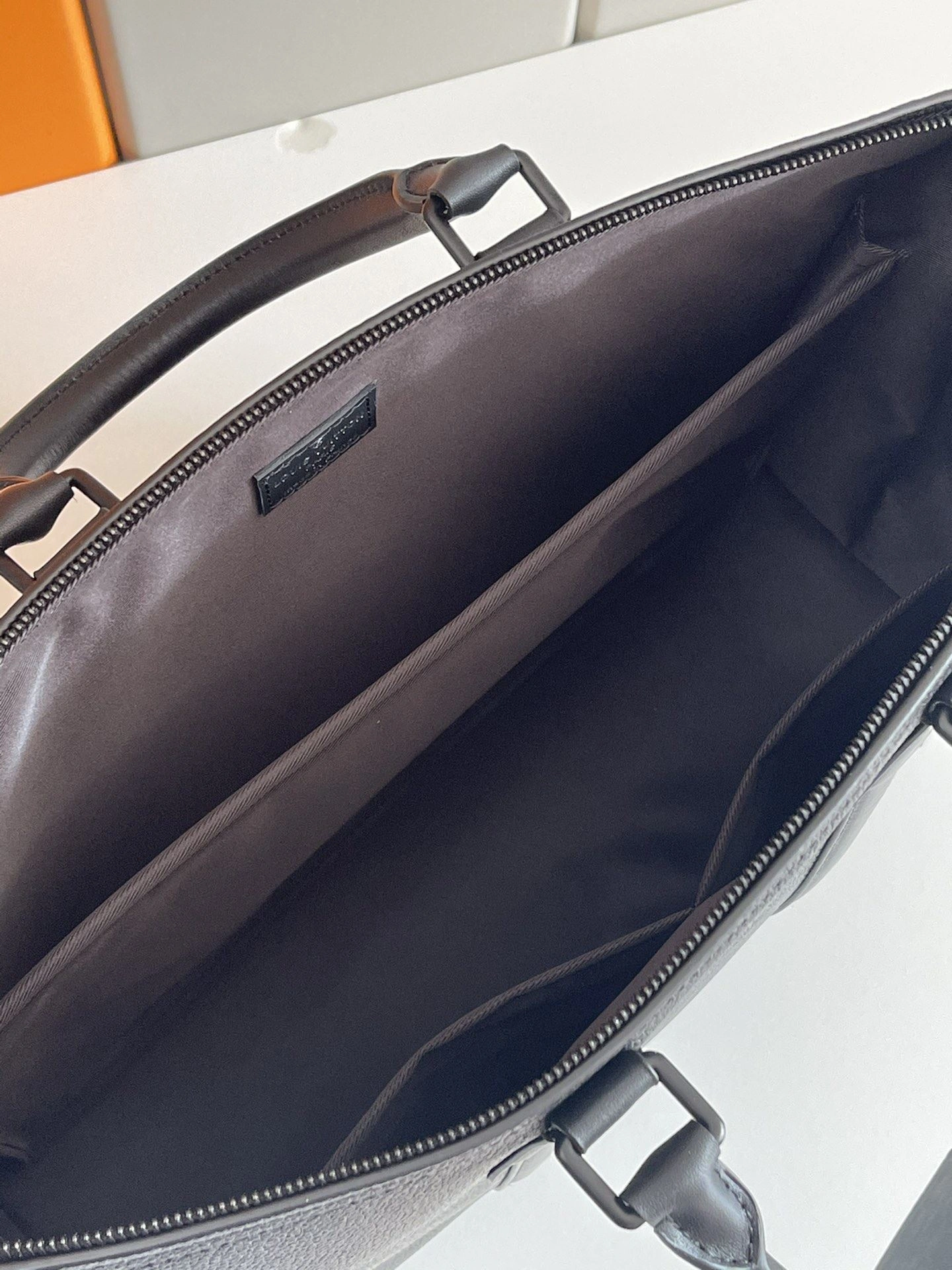 Flexible Mens Louis Vuitton Briefcases 91780