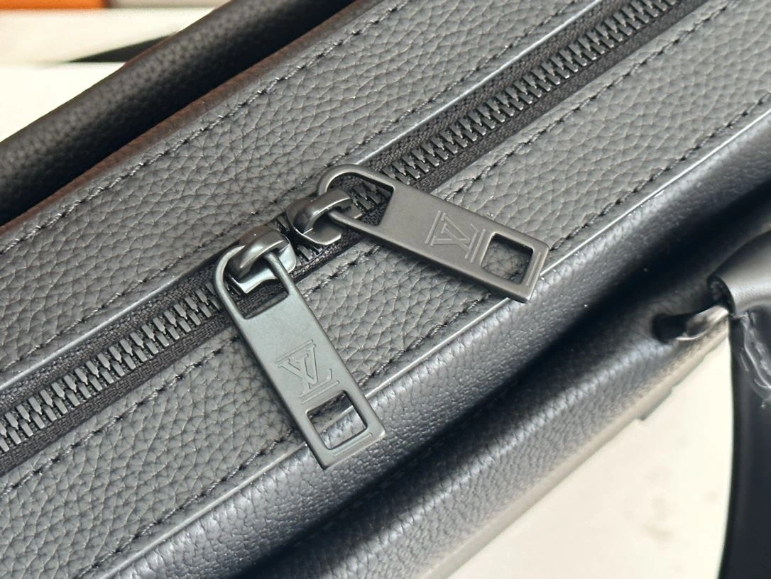 Mens Louis Vuitton Briefcases Versatile 91741
