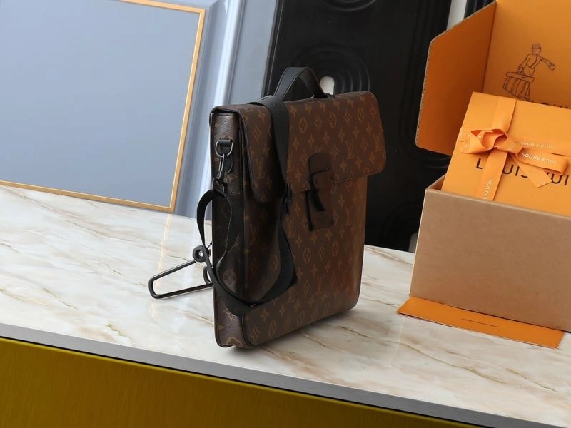 ModernLook Mens Louis Vuitton Briefcases 88429