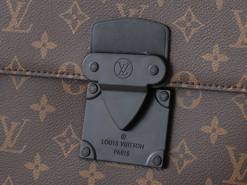 ModernLook Mens Louis Vuitton Briefcases 88429