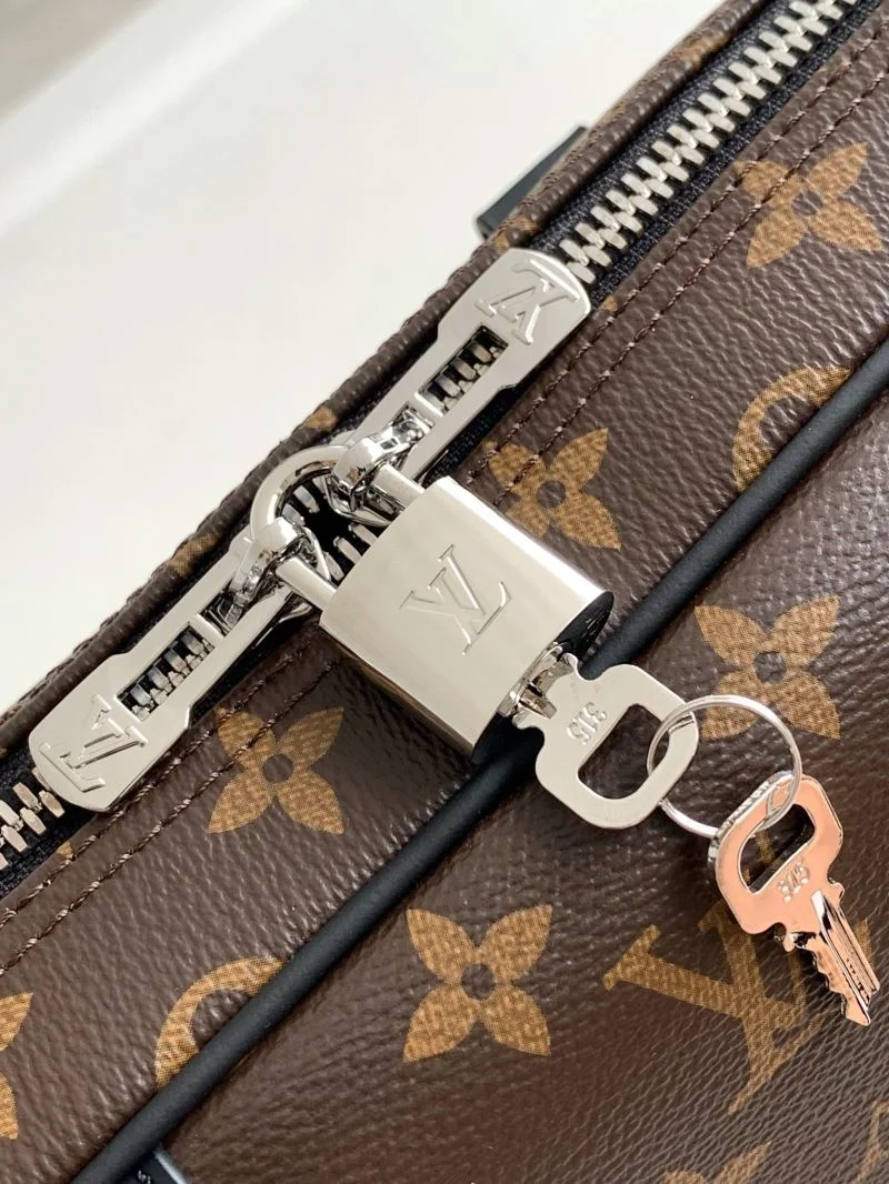 Fashionable Mens Louis Vuitton Briefcases 39018