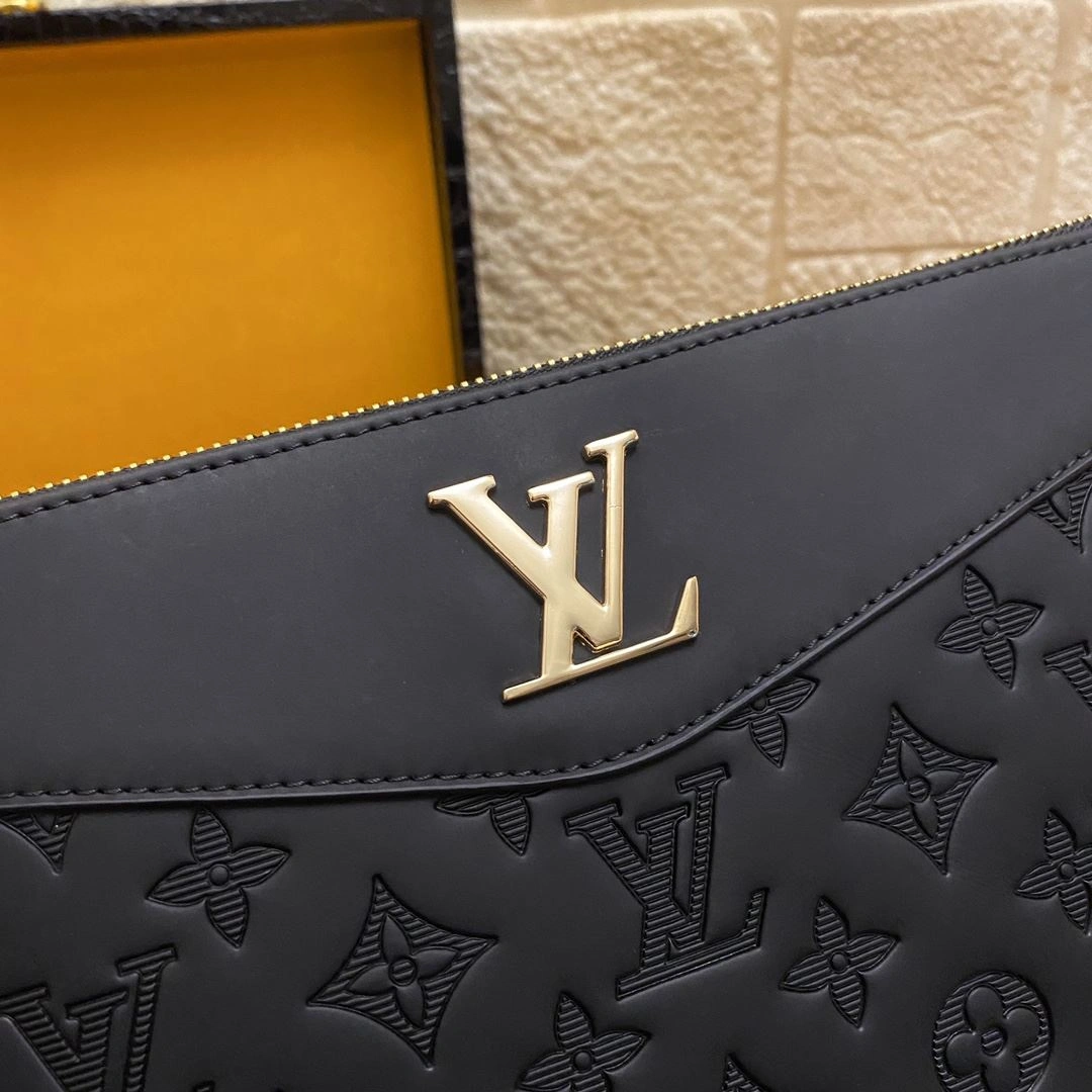 Mens Louis Vuitton Clutch Bags Reliable 92822