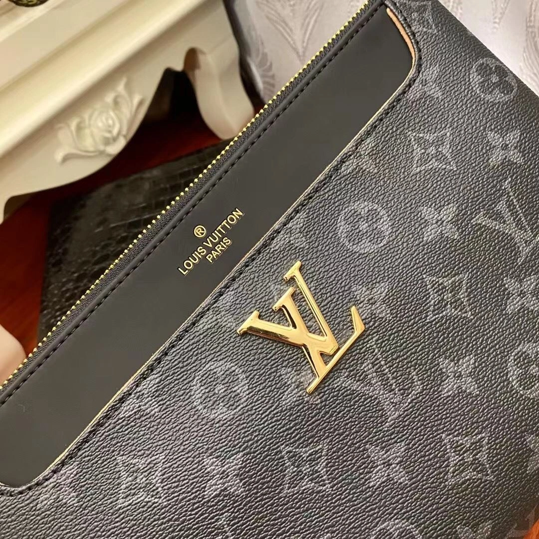 Snug Mens Louis Vuitton Clutch Bags 92774