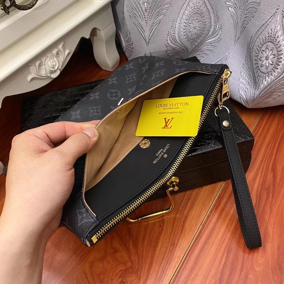 Snug Mens Louis Vuitton Clutch Bags 92774