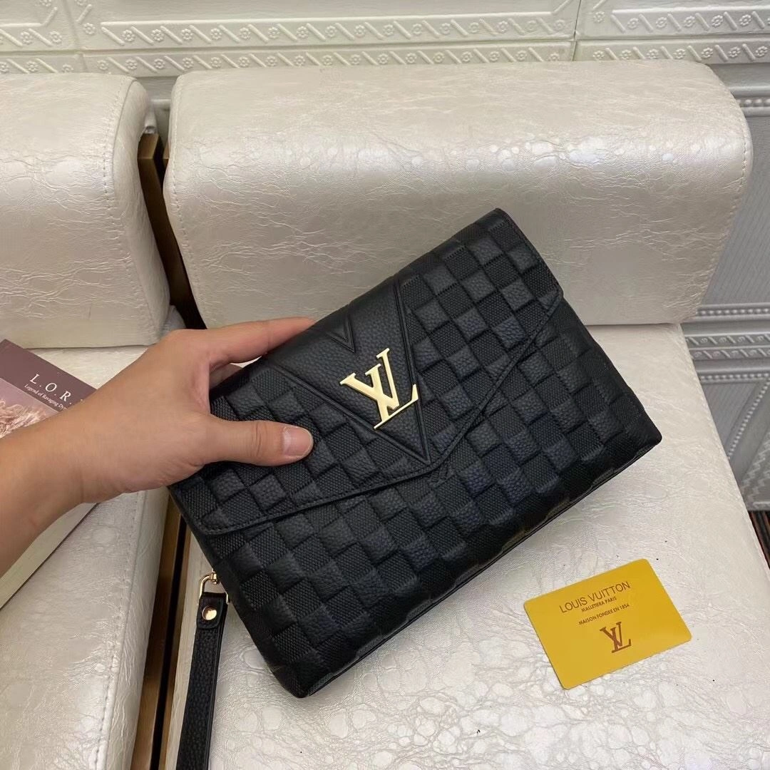 Tailored Mens Louis Vuitton Clutch Bags 92772