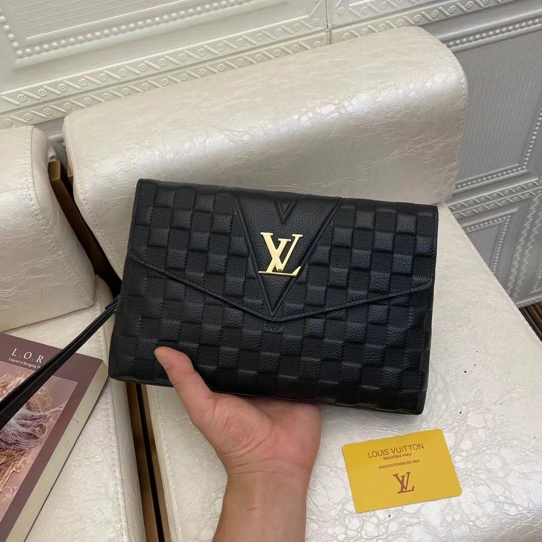 Tailored Mens Louis Vuitton Clutch Bags 92772
