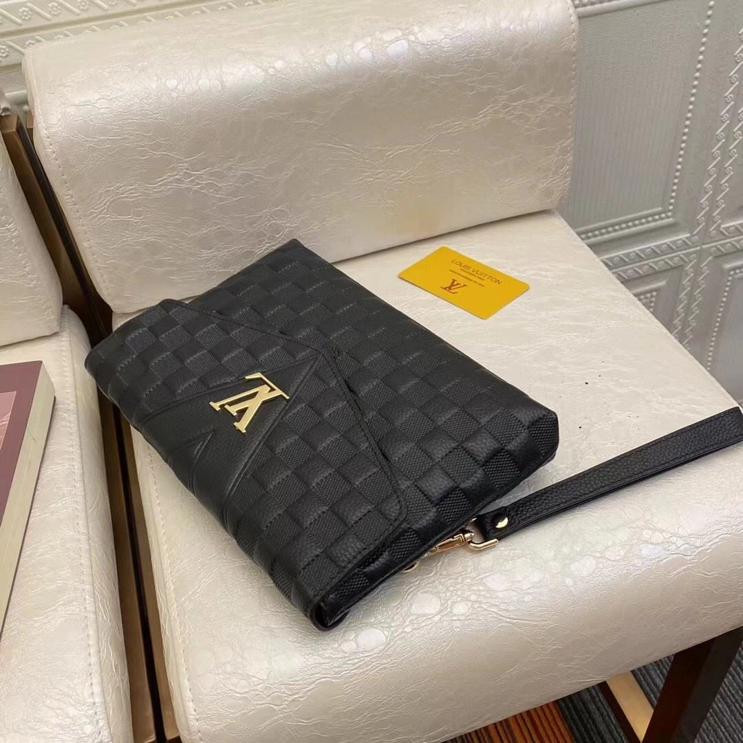 Tailored Mens Louis Vuitton Clutch Bags 92772