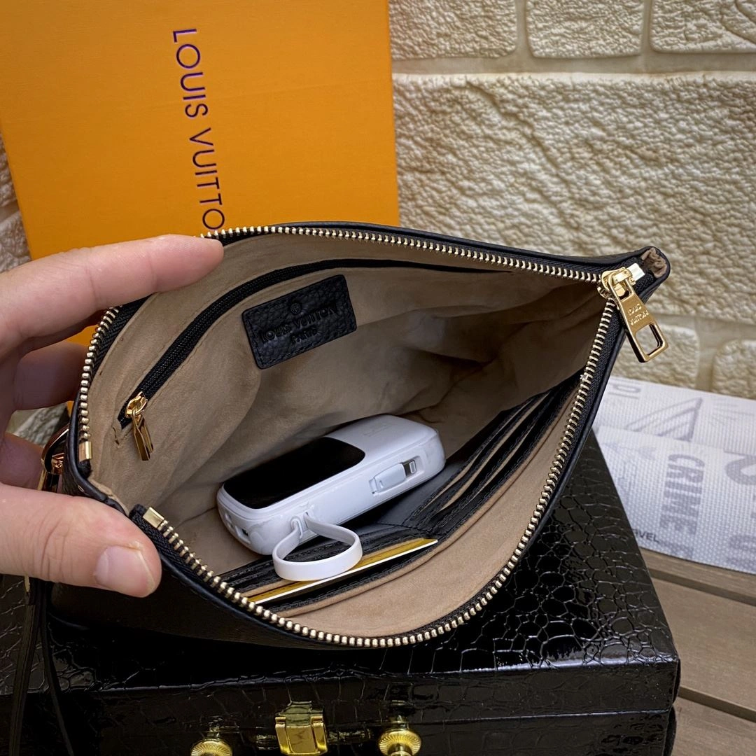 Mens Louis Vuitton Clutch Bags TechFriendly 92756
